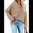 thumbnail image 2 of Suéteres de Gran Tamaño para Mujer, con Mangas Largas de Murciélago, Cuello en V Holgado, Botones, Estilo Henley, Jersey de Punto. Color Café M, 2 of 6