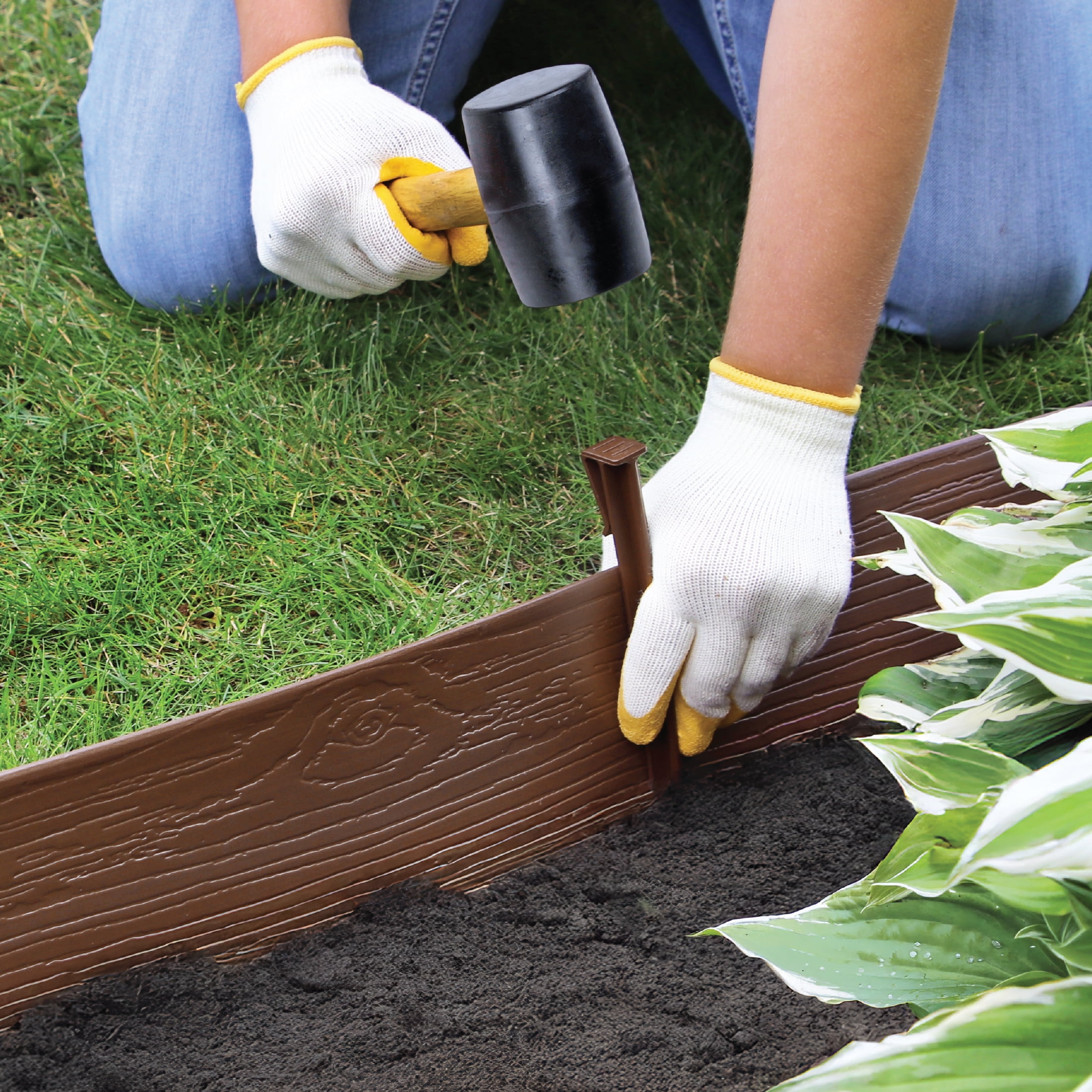 Expert Gardener 5 in. x 20 ft. Brown Wood Grain Plastic Landscape Edging with Stakes