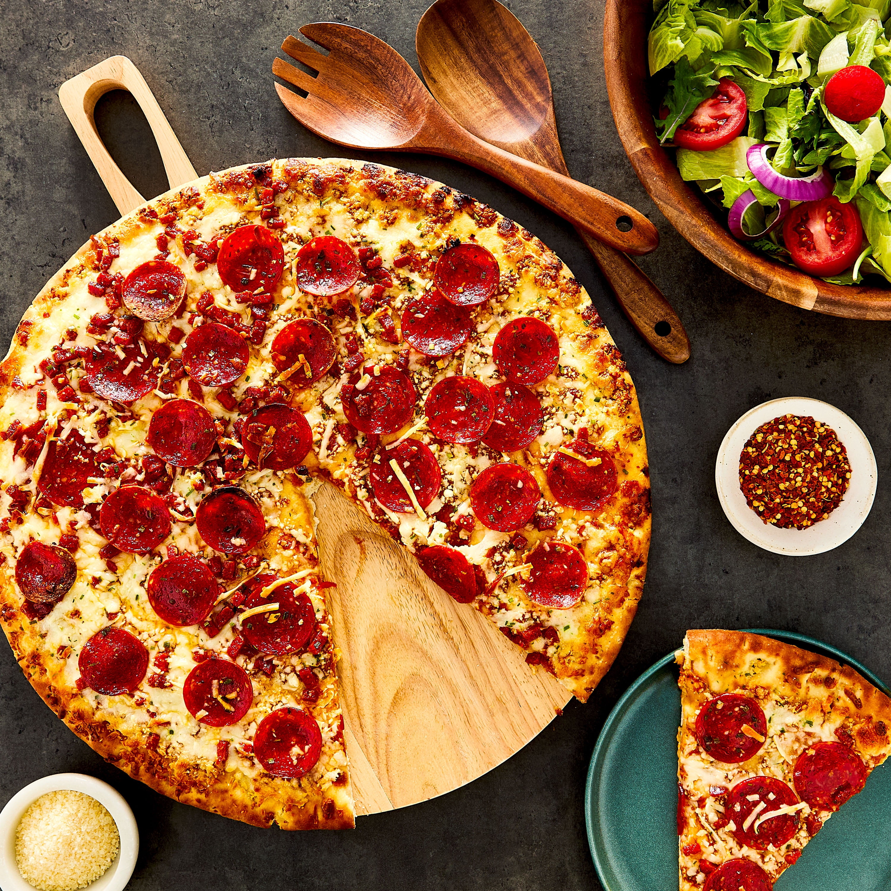 Marketside 16 Inch Extra Large Pepperoni Pizza with Marinara Sauce and Cheese, Ready to Bake