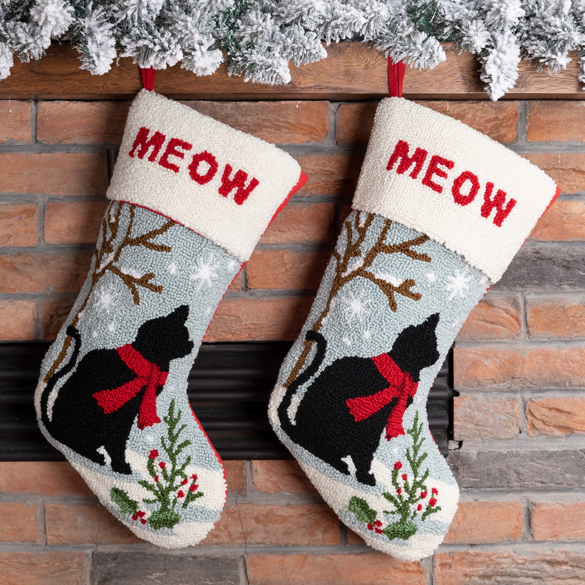 Glitzhome 20 "H Hooked Christmas Stocking, Cat, set of 2