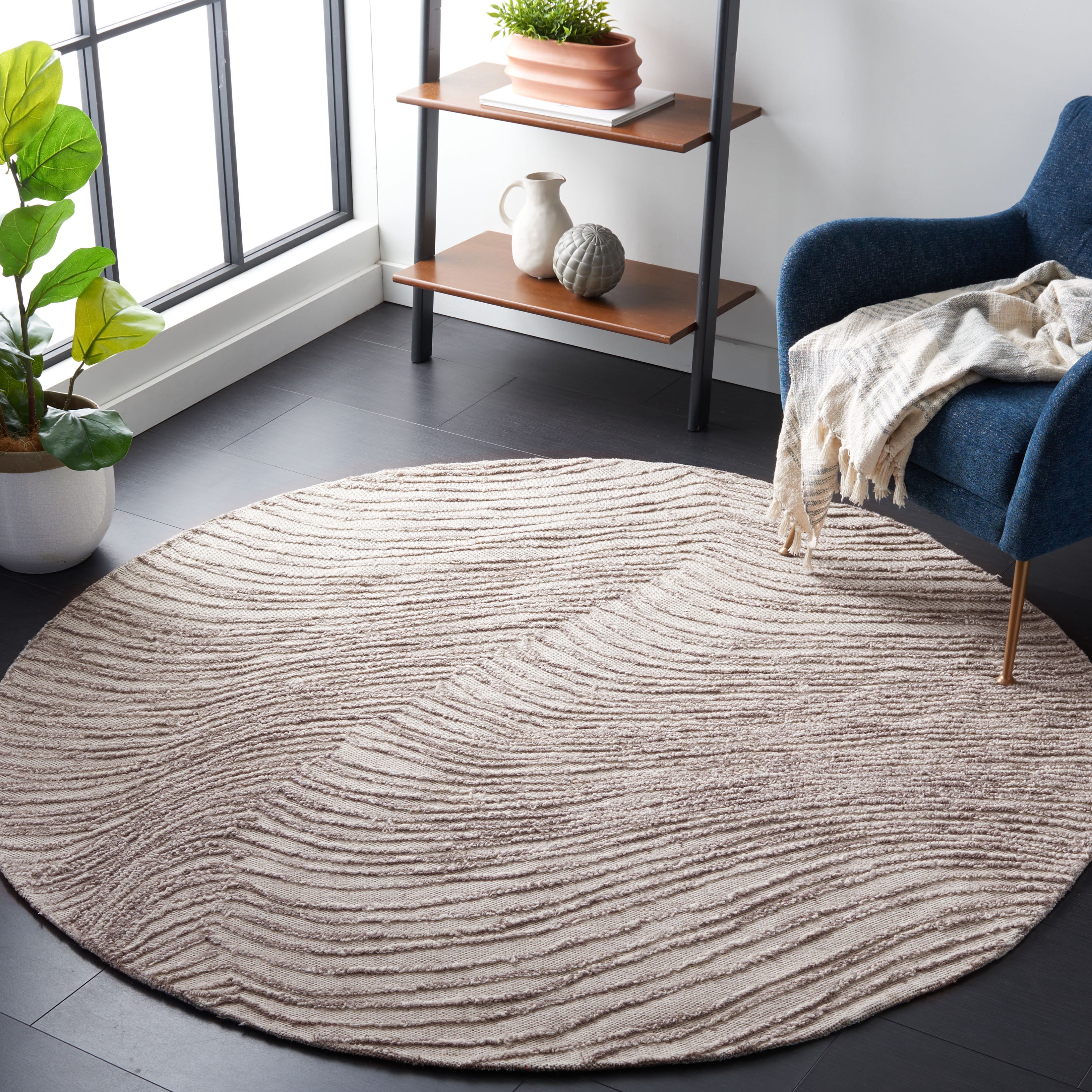 SAFAVIEH Trace Jimney Abstract Area Rug, Brown/Ivory, 6' x 6' Round