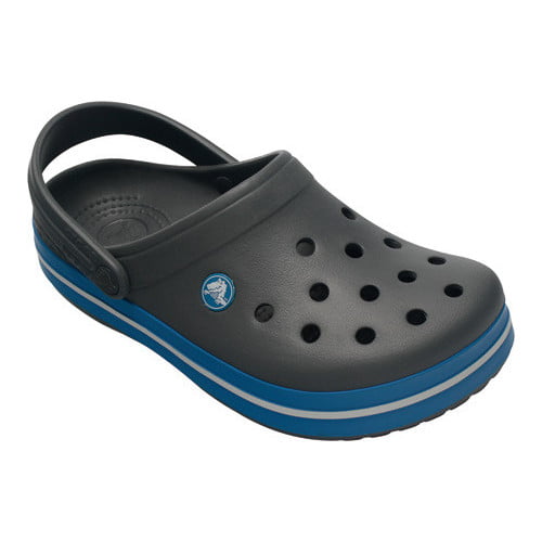 does walmart sell crocs in store