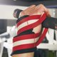 thumbnail image 2 of Correa para la muñeca Correa de elevación de fitness en forma de 8, antideslizante, resistente al desgaste, para levantamiento de pesas (rojo) m, 2 of 5