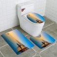 thumbnail image 1 of ABPHQTO Mar Mediterráneo al amanecer, pequeña ciudad y yate Juego de alfombras de baño de 3 piezas Alfombra de baño Alfombra de contorno y tapa de inodoro ABPHQTO Cont-CHAPPLE-32455, 1 of 2