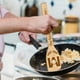 thumbnail image 5 of Juego de 6 utensilios de cocina de bambú con la letra M floral, cucharas de cocina de madera grabadas, espátula de bambú para cocina con estampado floral, cuchara de cocina de madera, 5 of 9