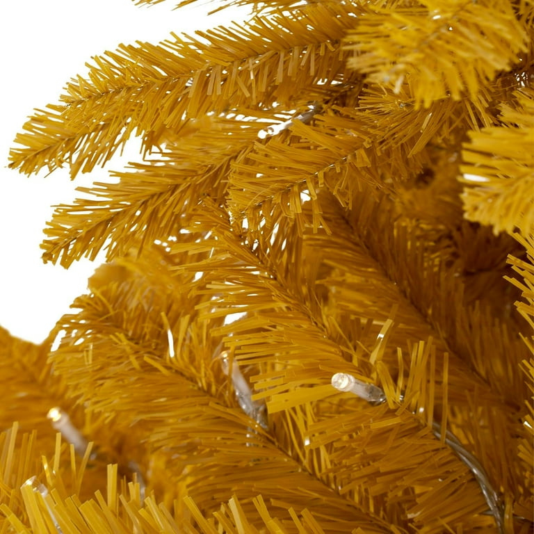 Naomi Home 7.5ft Gold Prelit Christmas Tree with 600 Warm Lights