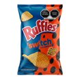 thumbnail image 2 of Papas fritas Ruffles switch con sabor a Cheetos Torciditos 48 g, 2 of 4