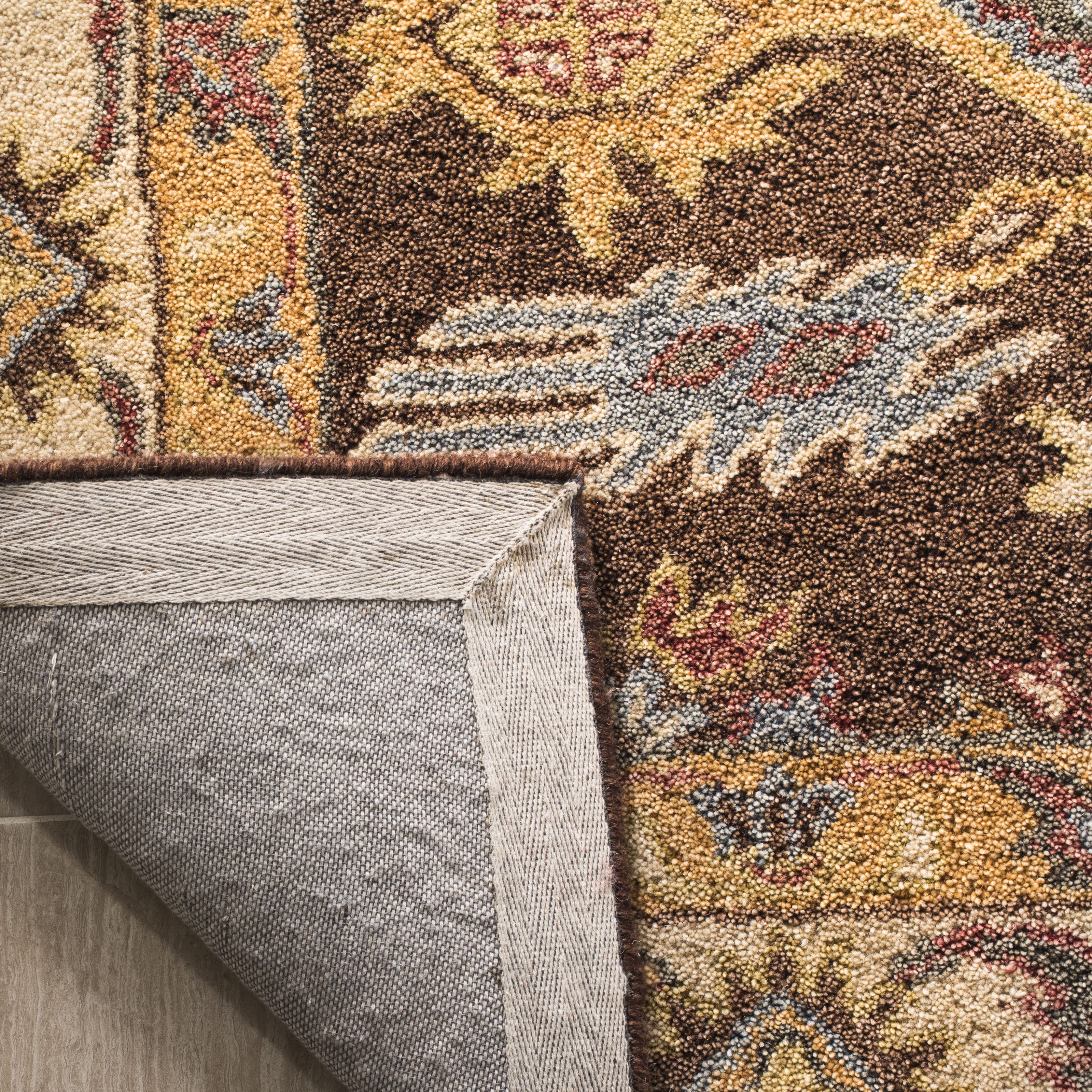 SAFAVIEH Antiquity Donnchad Traditional Wool Area Rug, Dark Brown/Ivory, 6' x 6' Square