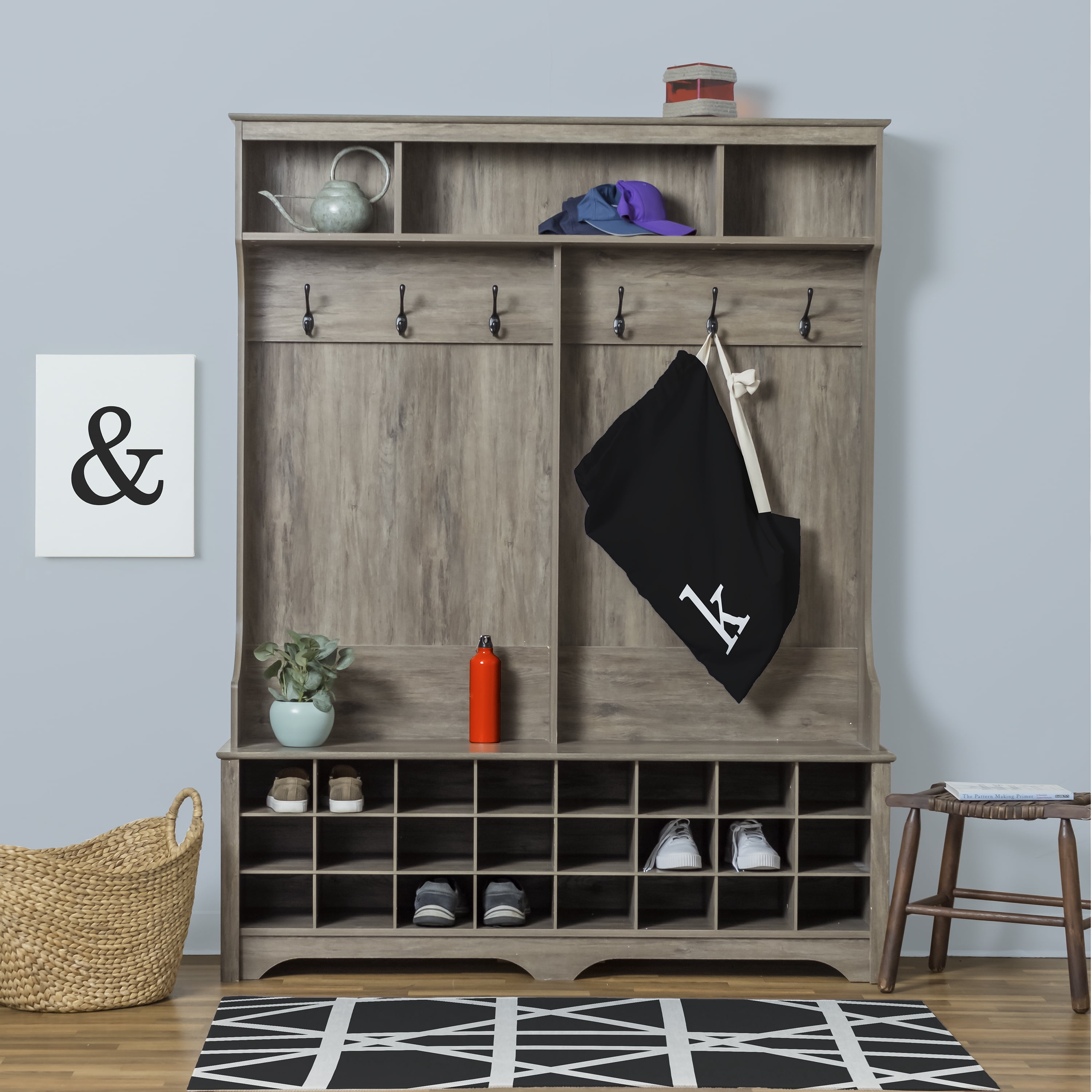 Simply Daisy Modern Monogram 28 x 36 in k Laundry Bag