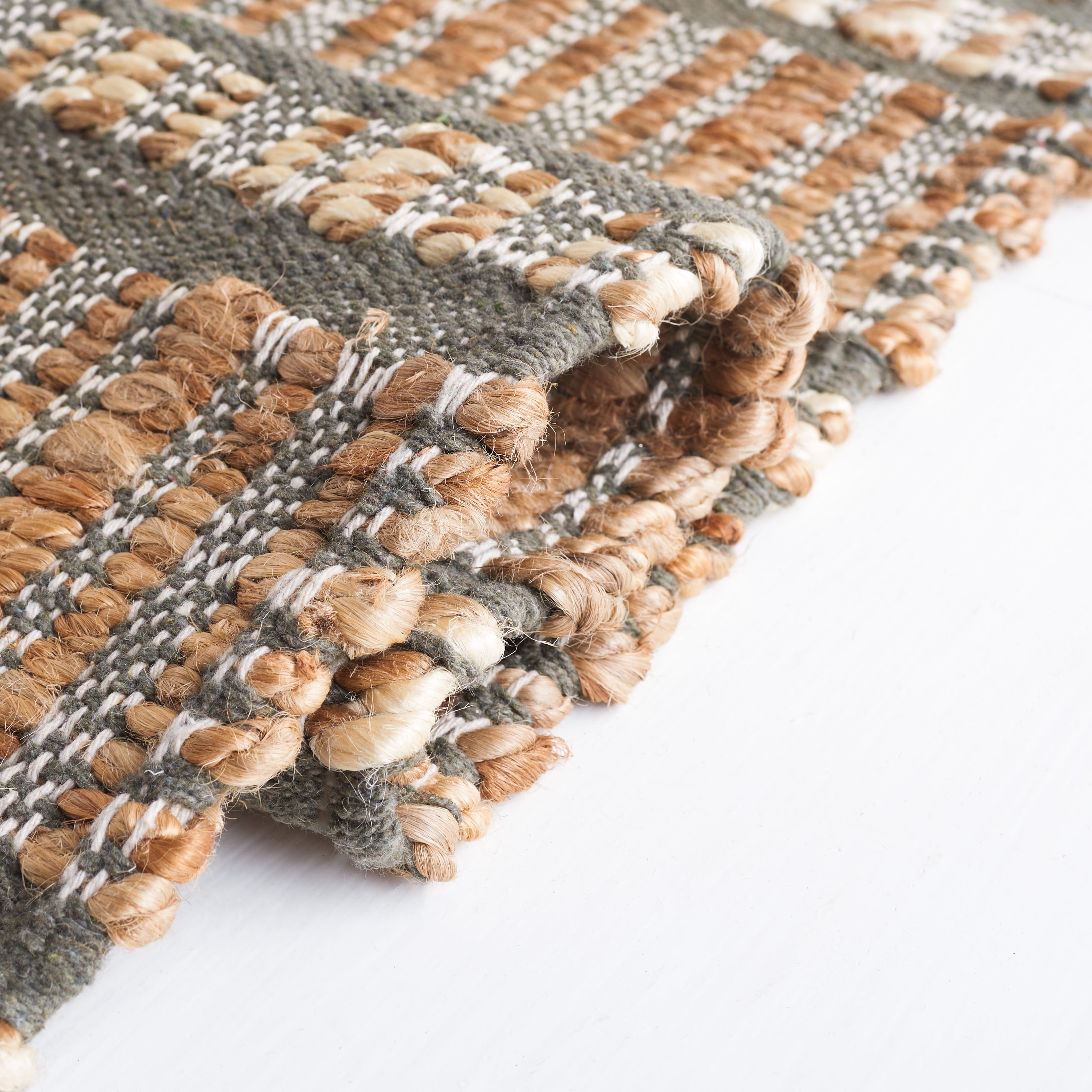 SAFAVIEH Natural Fiber Kostadin Striped Area Rug, Olive/Natural, 7' x 7' Round