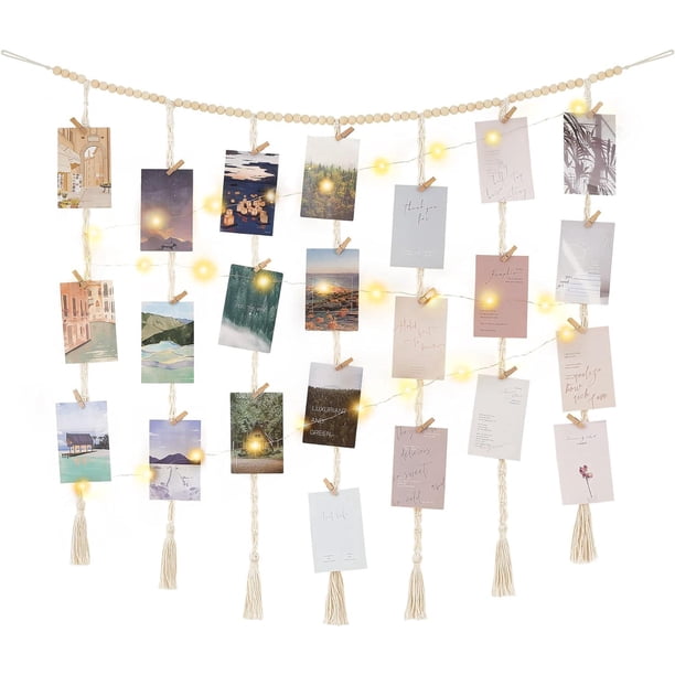 ZHAOCHENG Decoración de pared para colgar fotografías en macramé con luces de cadena, guirnalda de cuentas de madera estilo bohemio, soporte para tarjetas con 45 clips para dormitorio, sala de estar,