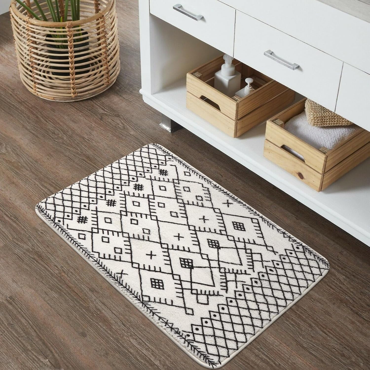 Bathroom Runner Rug 20x59 inch Long Boho Bath Mat Non-Slip Moroccan Farmhouse Gray Bath Rug Soft Velvet Machine Washable Bathroom Mats for Tub Sink Shower