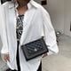 thumbnail image 2 of Bolso cuadrado pequeño con cadena, bolso de moda para mujer, bolso bandolera con textura de moda, 2 of 6
