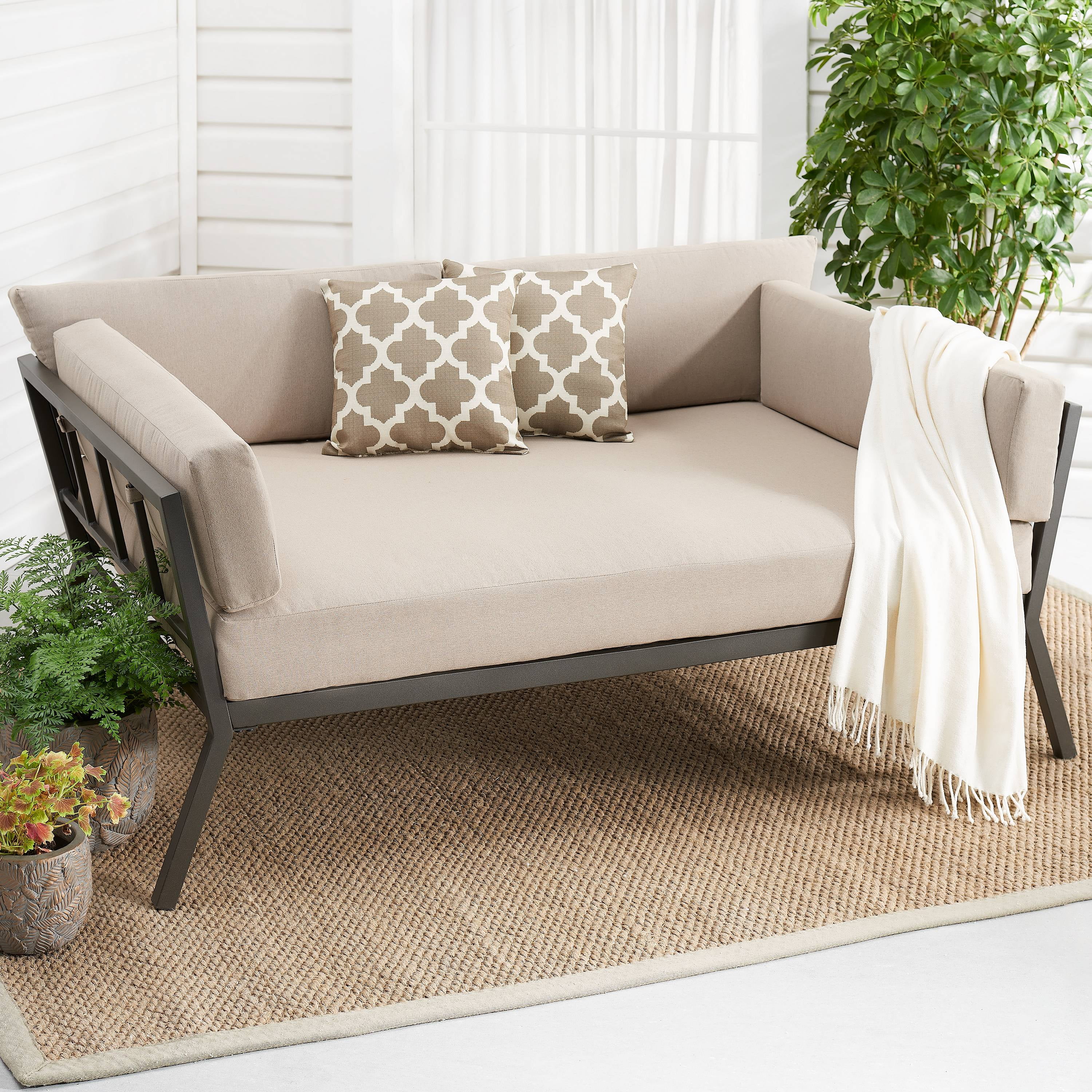 Mainstays peoria outdoor oversized cushioned metal daybed deals