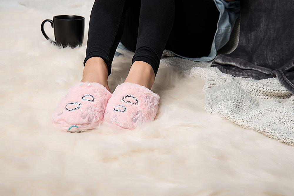 Love Heart Memory Foam Slip-On Indoor Spa Slippers for Women – Plush, Cozy, Non-Slip Sole, Heart Design