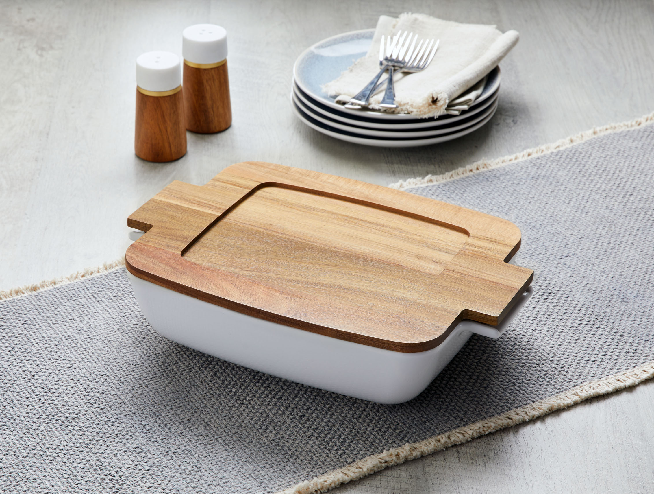 Better Homes & Gardens Rectangular Stoneware Baking Dish with Acacia Lid photo 3