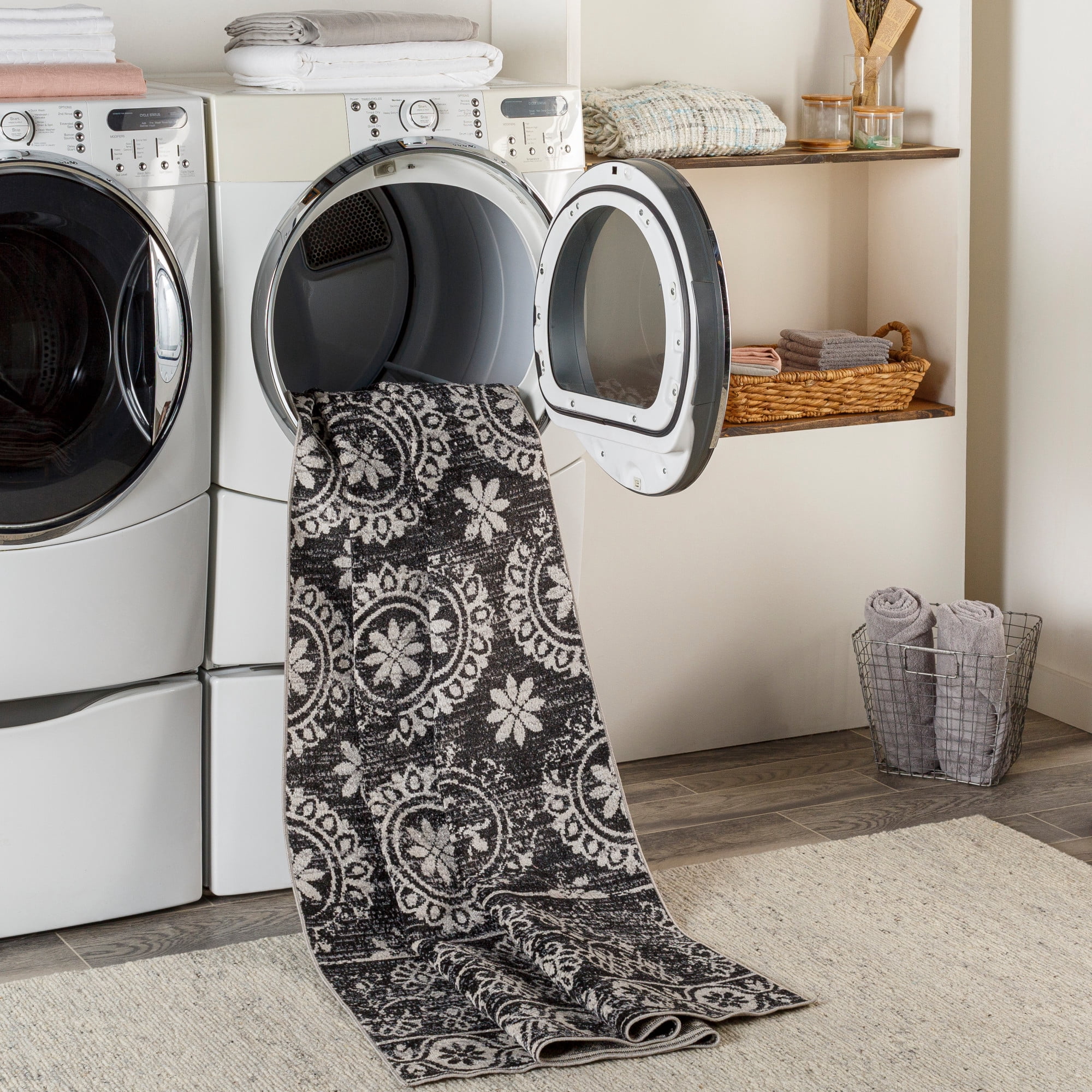 Livabliss Lavadora Medallion Machine Washable Indoor Area Rug, Black ,9'2" x 12'