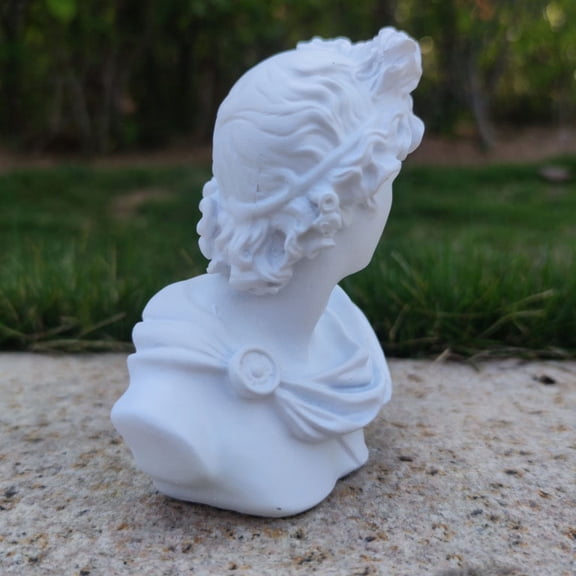 Milisten Fine Detail White Resin Desk Bust Sculpture for Vintage and Retro Decor