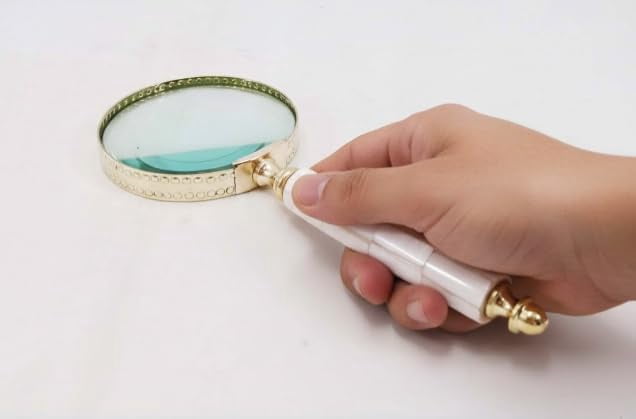 Maritime treasures Handheld Magnifying Glass for Reading | Decorative Glass Magnifier with Handle | Vintage Style Reading Magnifier