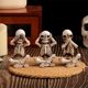 thumbnail image 1 of Esqueletos de Halloween: Tres Monos, Decoración de Terror, Estatuas de Resina para Mesa | Set de Decoración de Escritorio Espeluznante - 3 Adornos de Esqueletos - 8X5X3.5Cm - Blanco - Resina - Ambien, 1 of 7