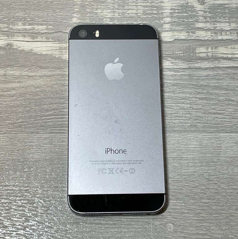 Pre-Owned Apple iPhone 5s 16GB Unlocked GSM 4G LTE Dual-Core Phone w/ 8MP Camera - Space Gray