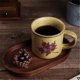 thumbnail image 5 of Taza de café de gres esmerilado con diseño de hoja de arce y asa, 5 of 6