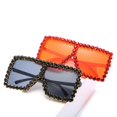 thumbnail image 2 of Gafas de sol de gran tamaño para mujer, lentes de sol de marca de lujo de gran tamaño, tonos púrpura y rosa, estilo Vintage de los años 90, cuadradas con diamantes de imitación, 2 of 5