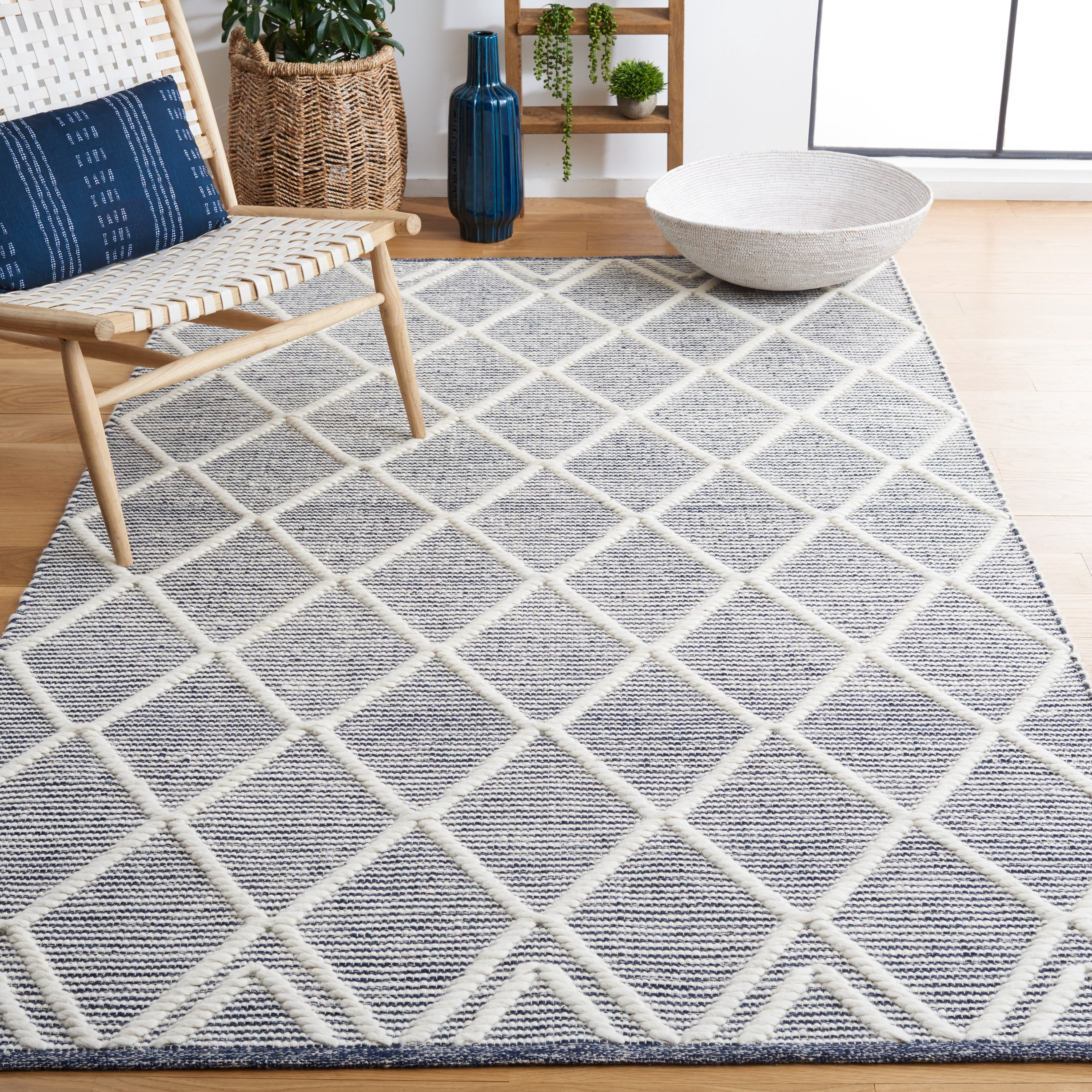 SAFAVIEH Natura Natasha Geometric Area Rug, Navy/Ivory, 6' x 6' Square