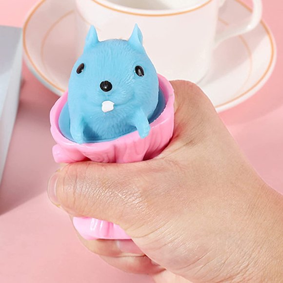 Juguete de descompresión Dreamxue Squeeze Squirrel Cup para niños y adultos