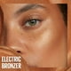 thumbnail image 2 of Rubor iluminador líquido de mejillas Maybelline Sunkisser , Blush Tono 11 Electric Bronze, 4.7ml, 2 of 4