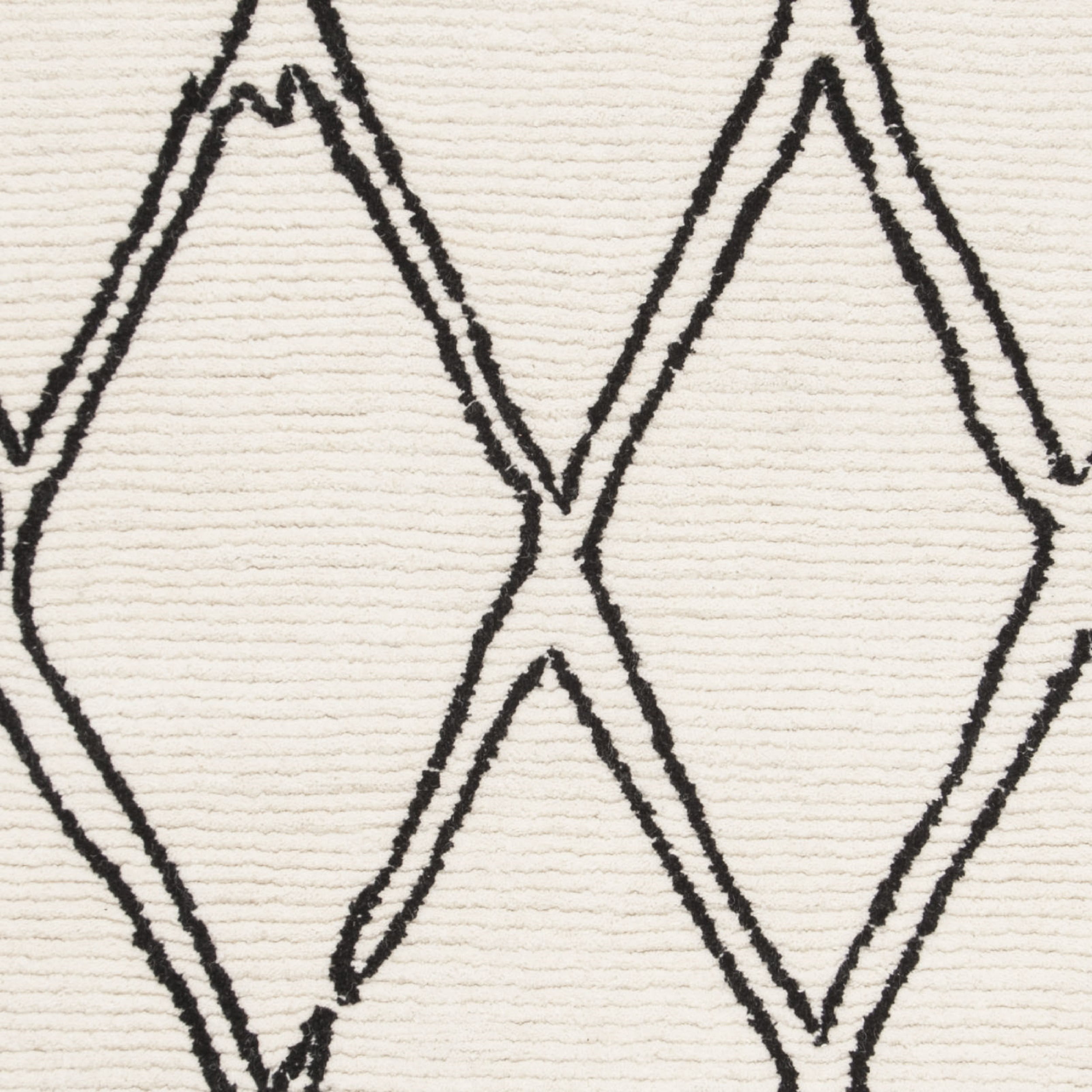 SAFAVIEH Casablanca Amilia Geometric Diamonds Wool Shag Area Rug, Ivory/Black, 8' x 10'