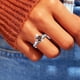 thumbnail image 5 of De la mano del anillo de diamantes de imitación de moda exquisita forma de corazón anillo de dedo de cristal en forma de corazón Mujeres Anillo 6 9, 5 of 5