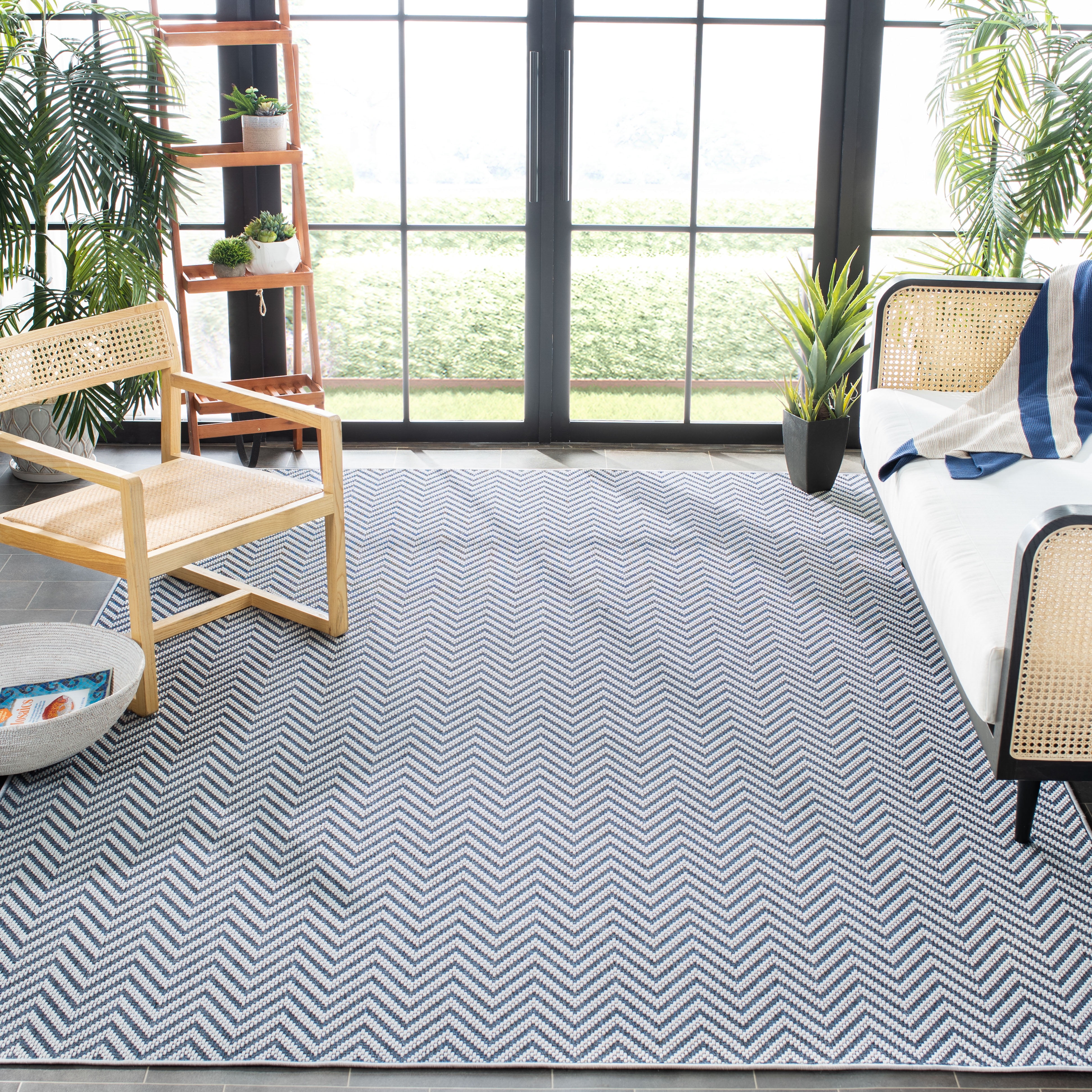 SAFAVIEH Machine Washable Rug Indoor/Outdoor Bermuda Collection - Bermuda Kandace Geometric Machine Washable Indoor/Outdoor Area Rug, Blue/Cream, 9' x 12'