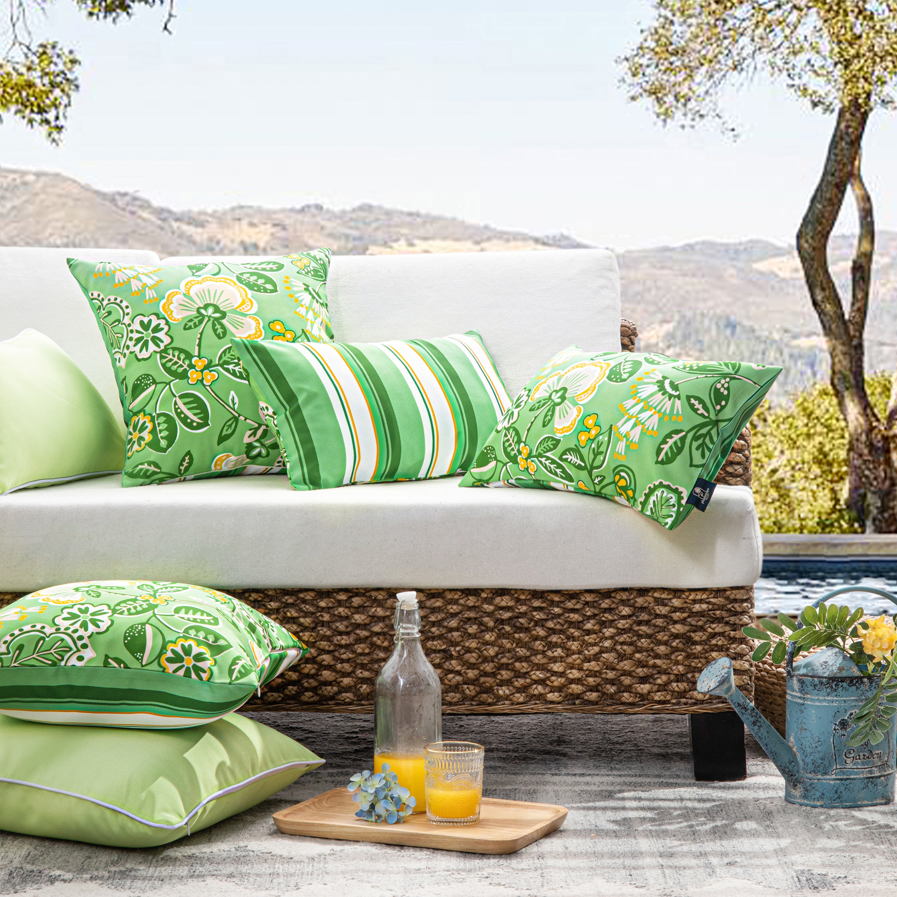 Outdoor Floral Printed Decorative Waterproof Throw Pillow for Patio Garden, Light Green 20x20 Inch, Pack of 2