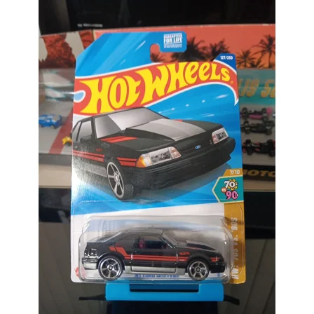 Hot Wheels 92 Ford Mustang