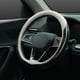 thumbnail image 5 of Funda universal para volante de coche, de fibra de carbono, transpirable, antideslizante, redonda, en forma de D, para cuatro estaciones. Cómoda y segura. Fabricada con artesanía., 5 of 6