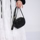 thumbnail image 2 of Bolso bandolera pequeño tejido para mujer, Bolso tejido, Bolso de hombro cuadrado (negro), 2 of 8
