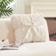 thumbnail image 4 of Manta decorativa Cozy Bliss de piel sintética suave 140 x 178 cm, blanco crema, 4 of 9