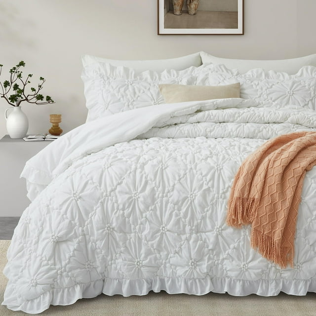 BEDAZZLED Juego de edredón tamaño Queen blanco, juego de edredón de 3 piezas, juego de cama plisado con edredón y fundas de almohada, suave edredón Shabby Chic para todas las estaciones