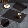 thumbnail image 1 of Individual de mesa de comedor de piel sintética marrón | Antideslizante y resistente al calor | Fácil de limpiar | 45 x 30 cm | 1 unidad, 1 of 7