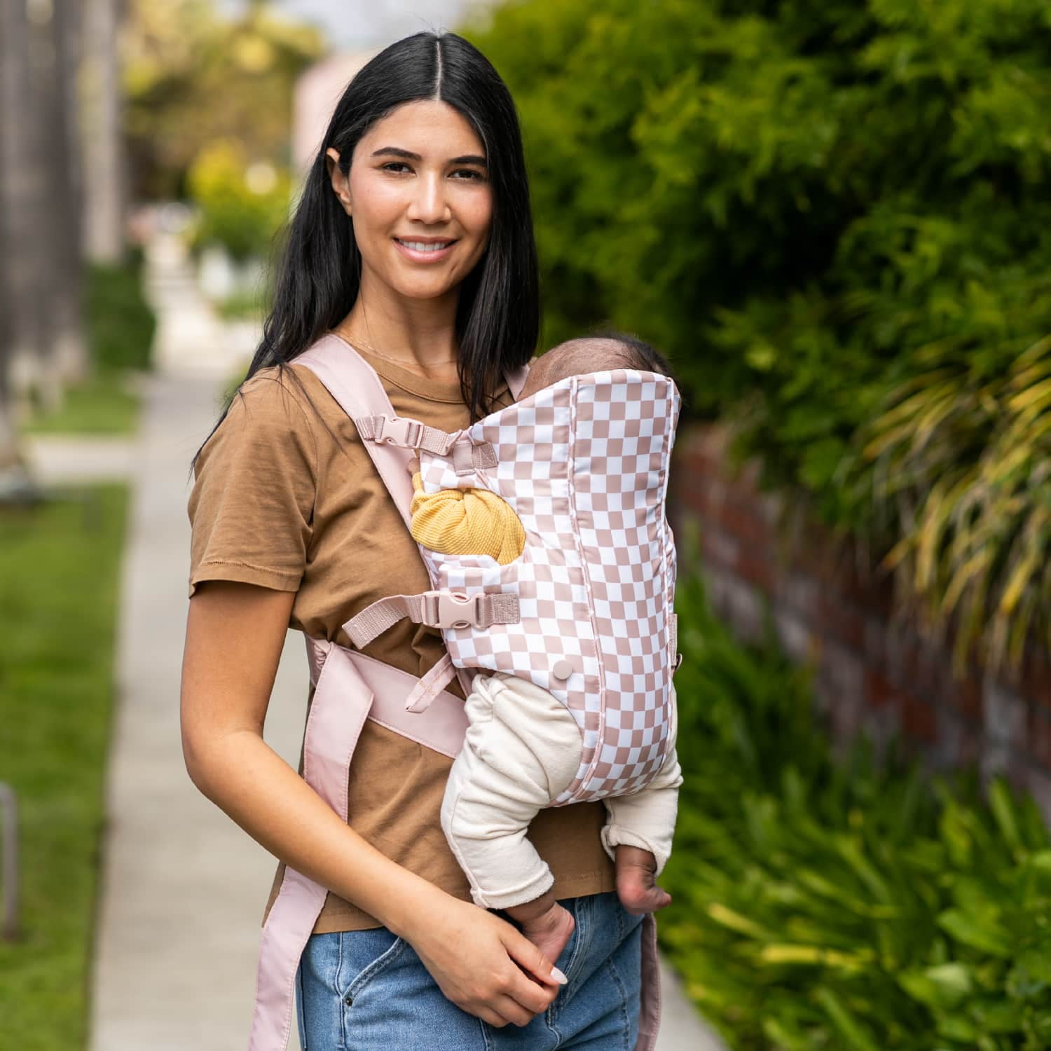 Infantino Swift Classic Baby Carrier, 2-Position, Unisex Baby, 7-26lbs, Pink and White Checkered