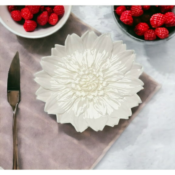 Ceramic White Daisy Flower Plates Set of 2 8.375 inch Cottagecore