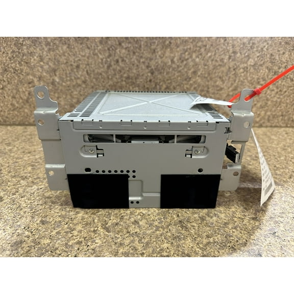 Pre-Owned 11-12 Ford Escape AM FM CD MP3 Player Radio Receiver OEM LKQ - Verify Specific Vehicle Fitment In Description - (Good)