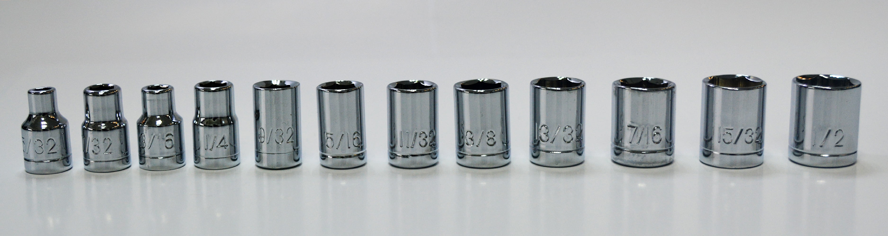 Best Value H0183010 Ratcheting 1/4 3/8 and 1/2 in. SAE Metric Socket with Carrying Case 52-Piece Set