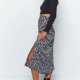 thumbnail image 4 of Falda casual con estampado floral de cintura alta para mujer Faldas de línea A con muslo dividido,Negro,L, 4 of 5