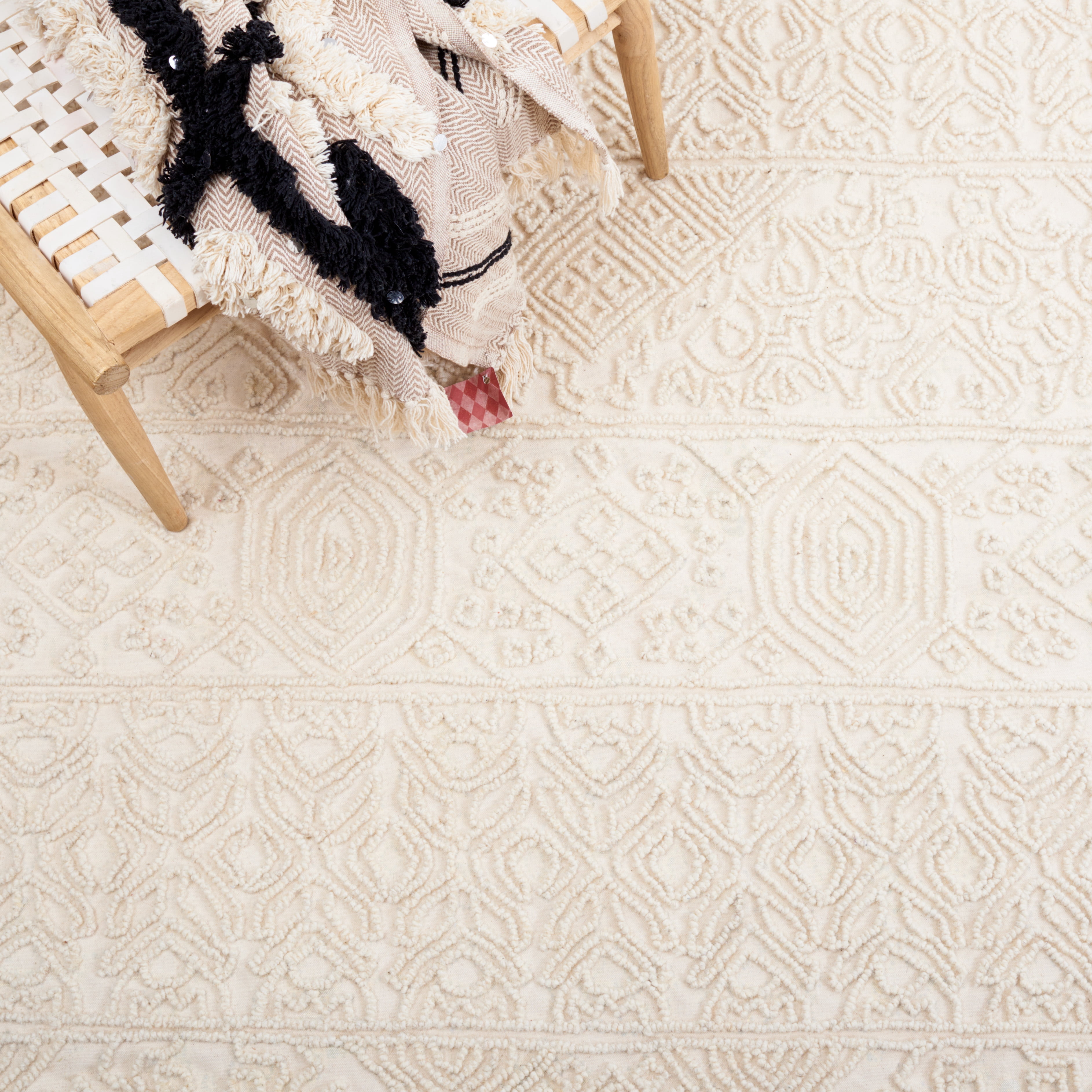 SAFAVIEH Trace Essex Abstract Area Rug, Ivory, 4' x 6'