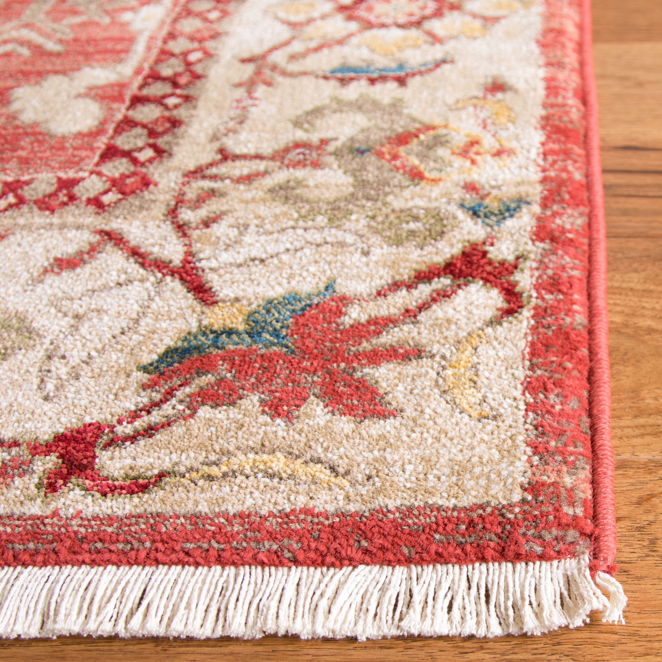 SAFAVIEH Kashan Vaska Oriental Area Rug, Red/Beige, 6'7" x 6'7" Square