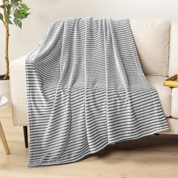 PAVILIA Soft Fleece Throw Blanket for Sofa Couch, Black White, 50x60