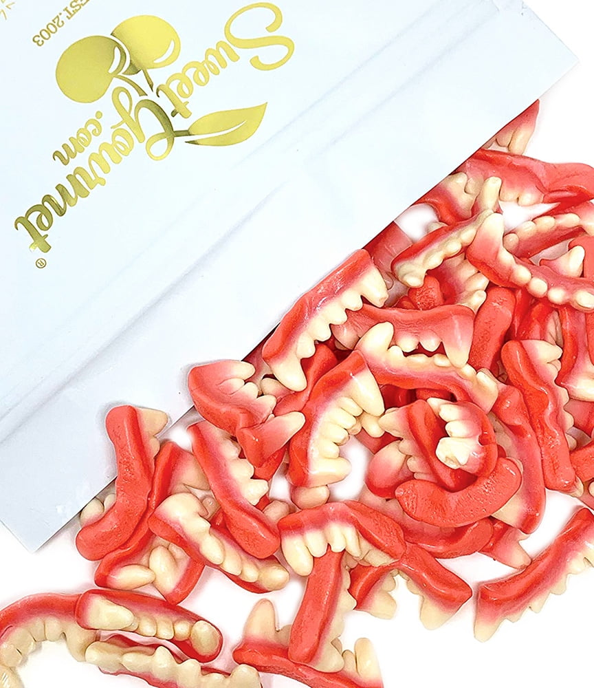 SweetGourmet Dracula Teeth Gummy Vampire Strawberry Candy Pink