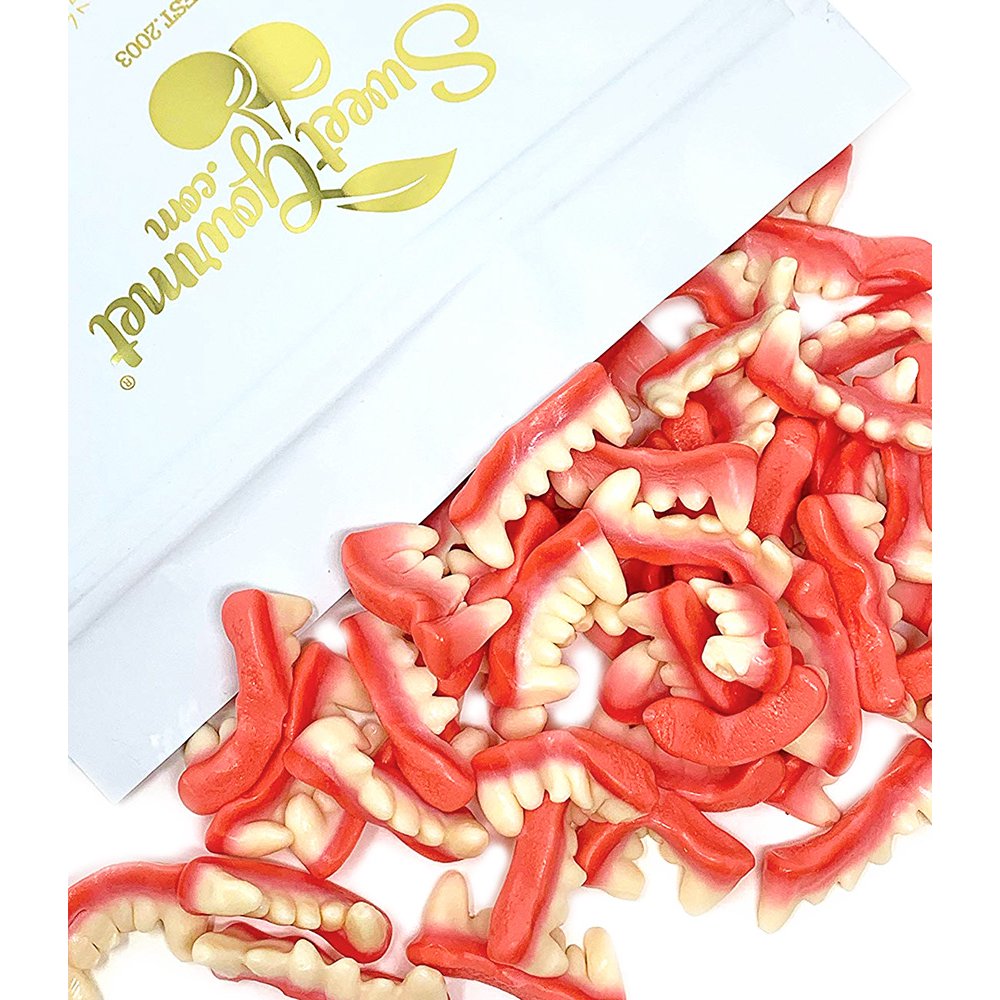 SweetGourmet Dracula Teeth Gummy Vampire Strawberry Candy Pink
